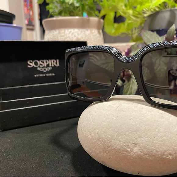 SOSPIRI LUXURY EYEWEAR - Picture 12 of 13